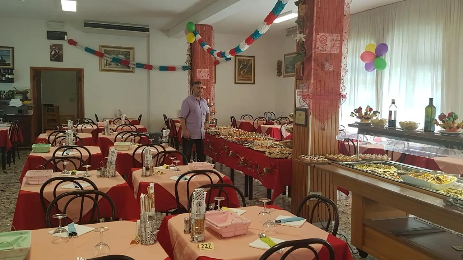 Hotel Esedra b&b con brunch fino a mezzogiorno Milano Marittima 2*,  Italia