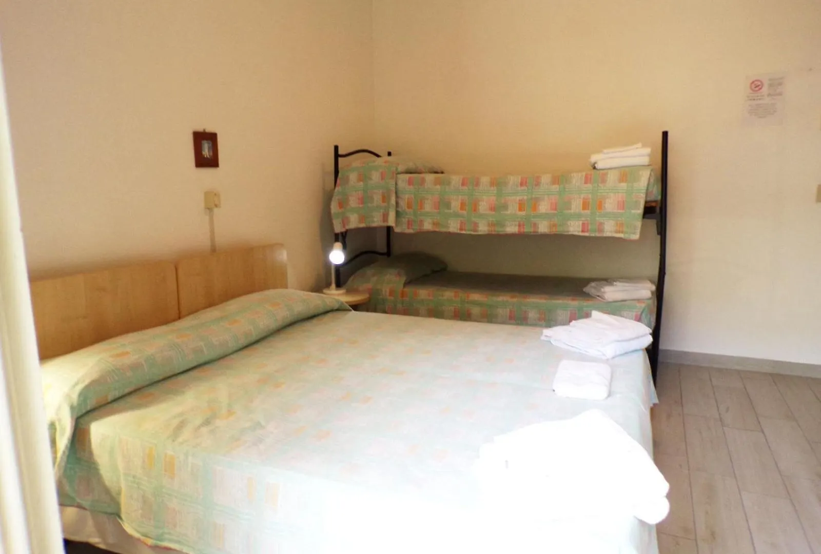 Hotel Esedra b&b con brunch fino a mezzogiorno Milano Marittima Italia