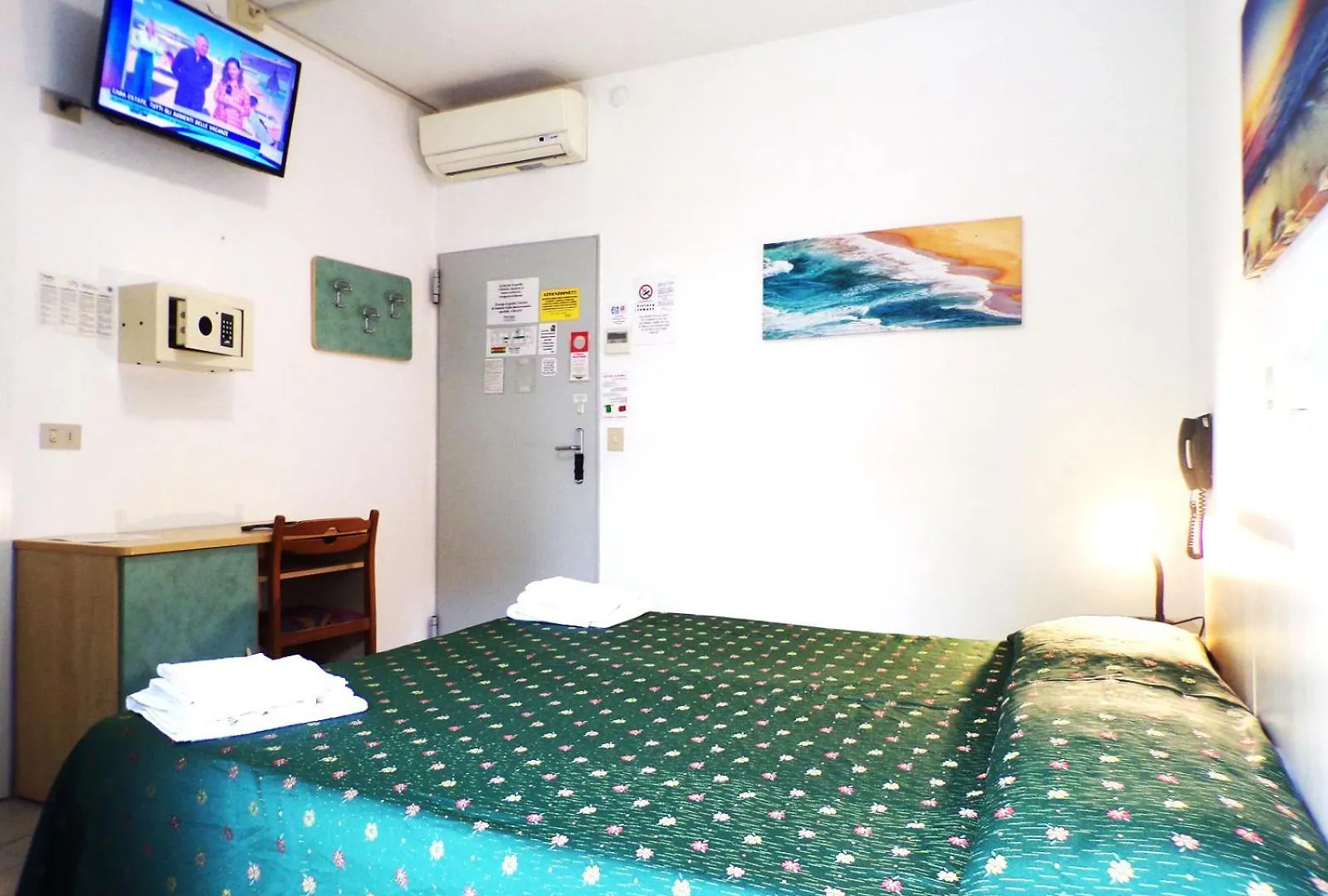 Hotel Esedra b&b con brunch fino a mezzogiorno Milano Marittima Italia