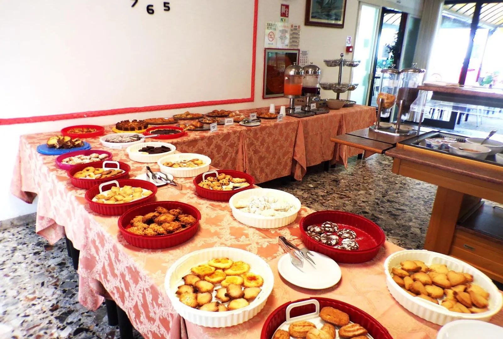 Hotel Esedra b&b con brunch fino a mezzogiorno Milano Marittima