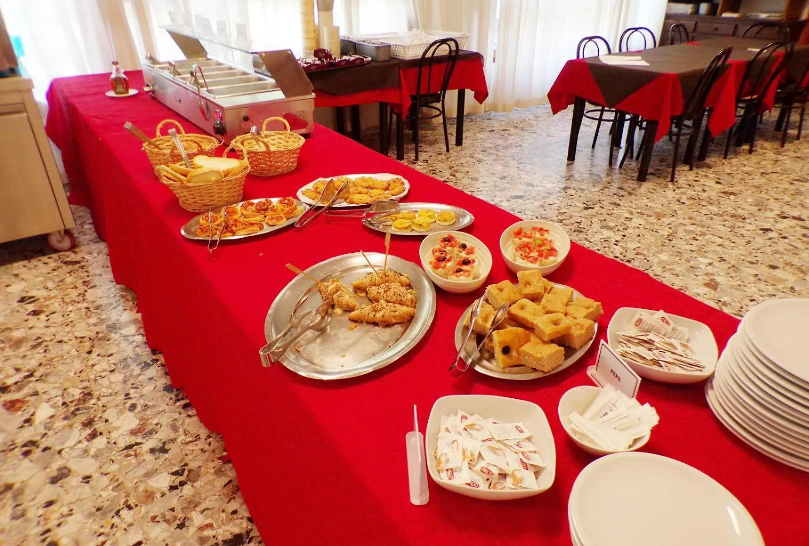 **  Hotel Esedra b&b con brunch fino a mezzogiorno Milano Marittima Italia