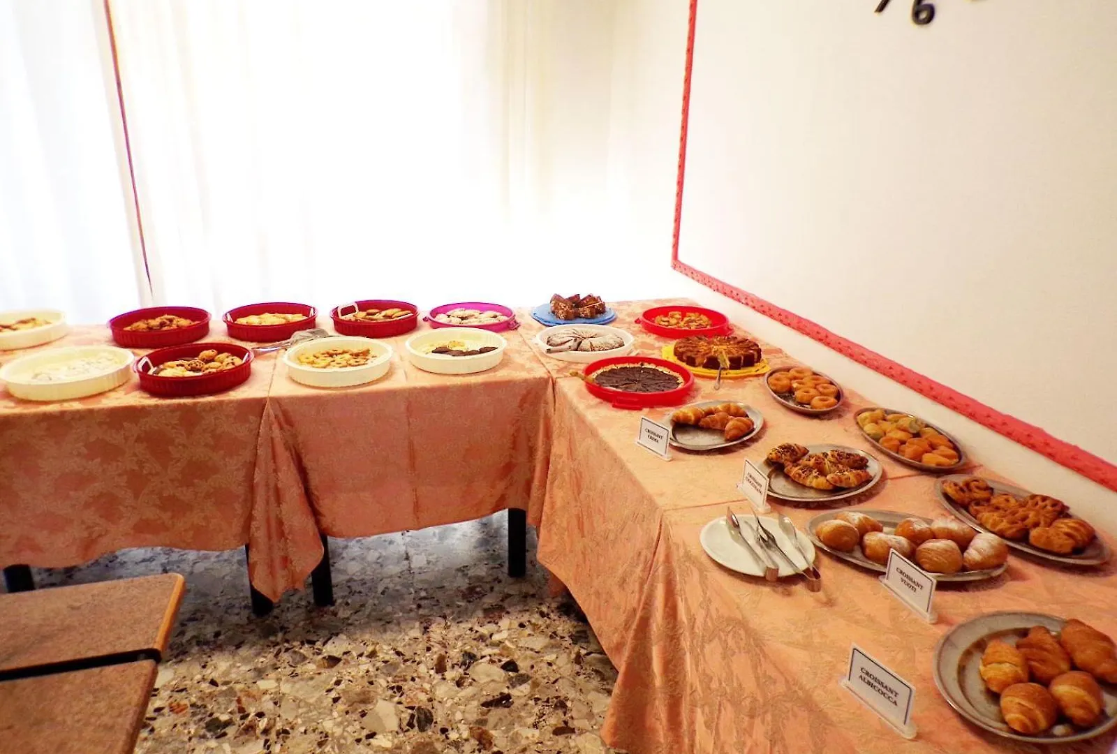 Hotel Esedra b&b con brunch fino a mezzogiorno Milano Marittima
