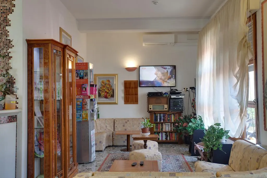 **  Hotel Esedra b&b con brunch fino a mezzogiorno Milano Marittima Italia