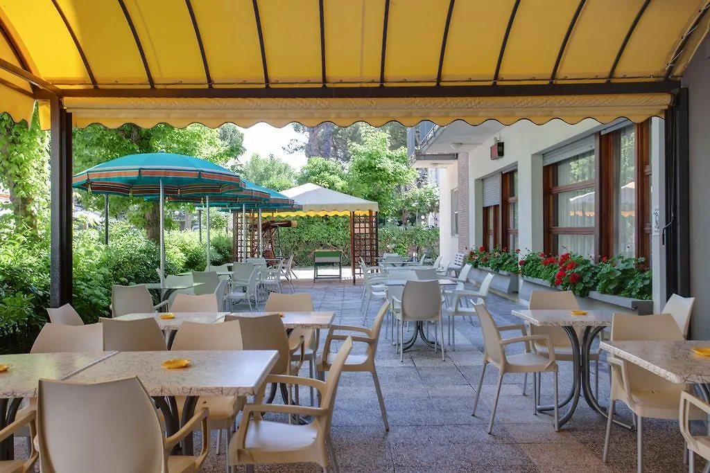 Hotel Esedra Milano Marittima 2*,  Itálie